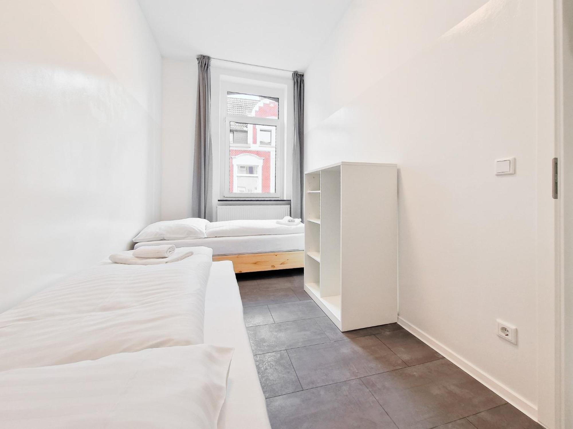 Raj Living - 3 And 4 Room Monteur Apartments Duisburg Eksteriør billede