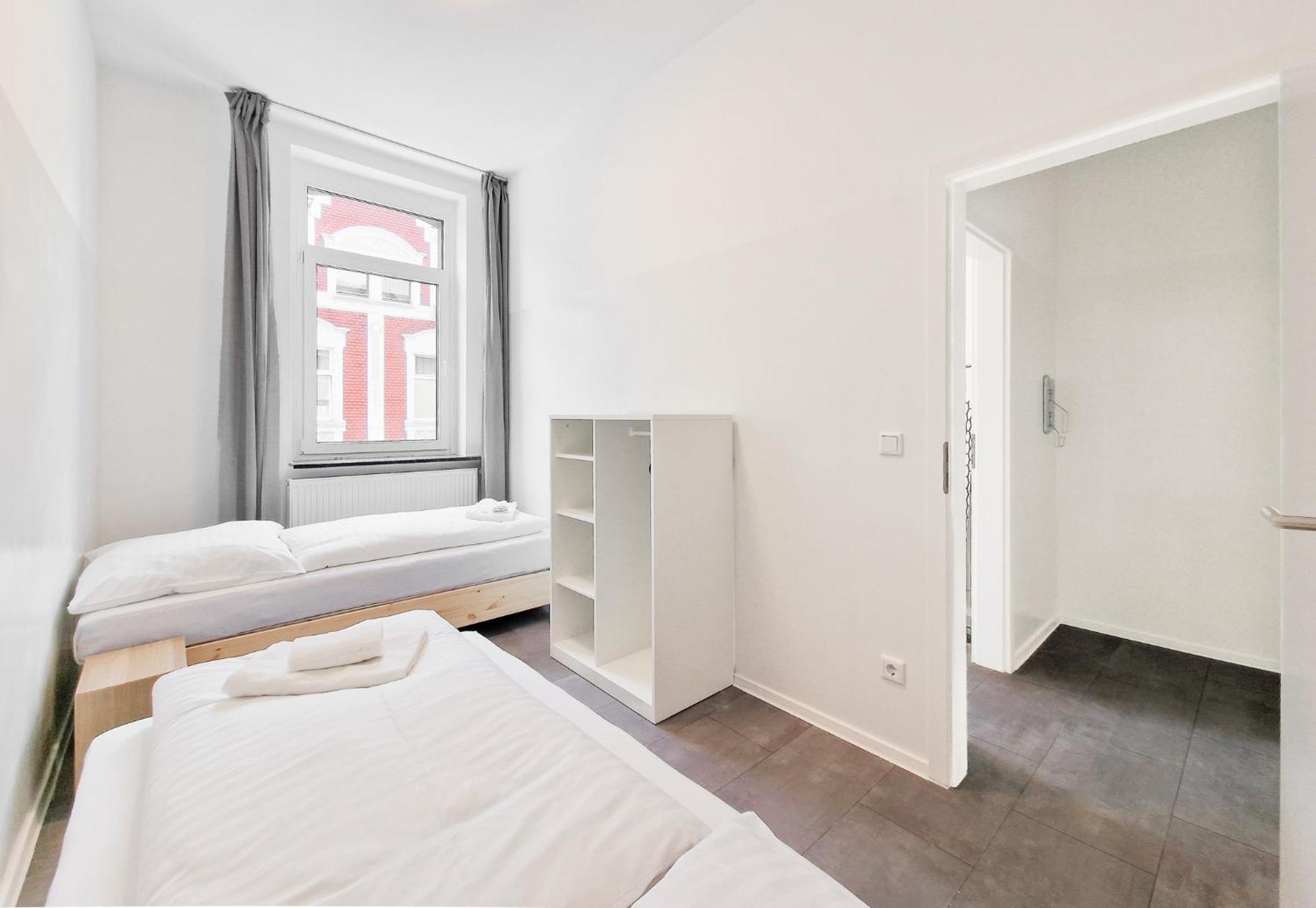 Raj Living - 3 And 4 Room Monteur Apartments Duisburg Eksteriør billede