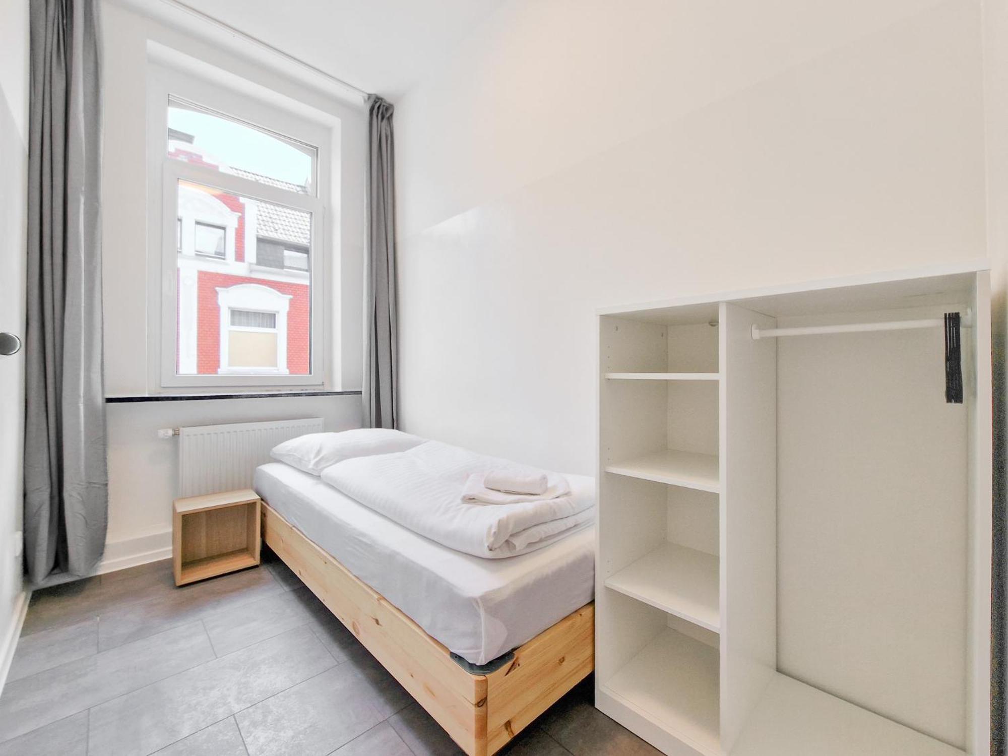 Raj Living - 3 And 4 Room Monteur Apartments Duisburg Eksteriør billede
