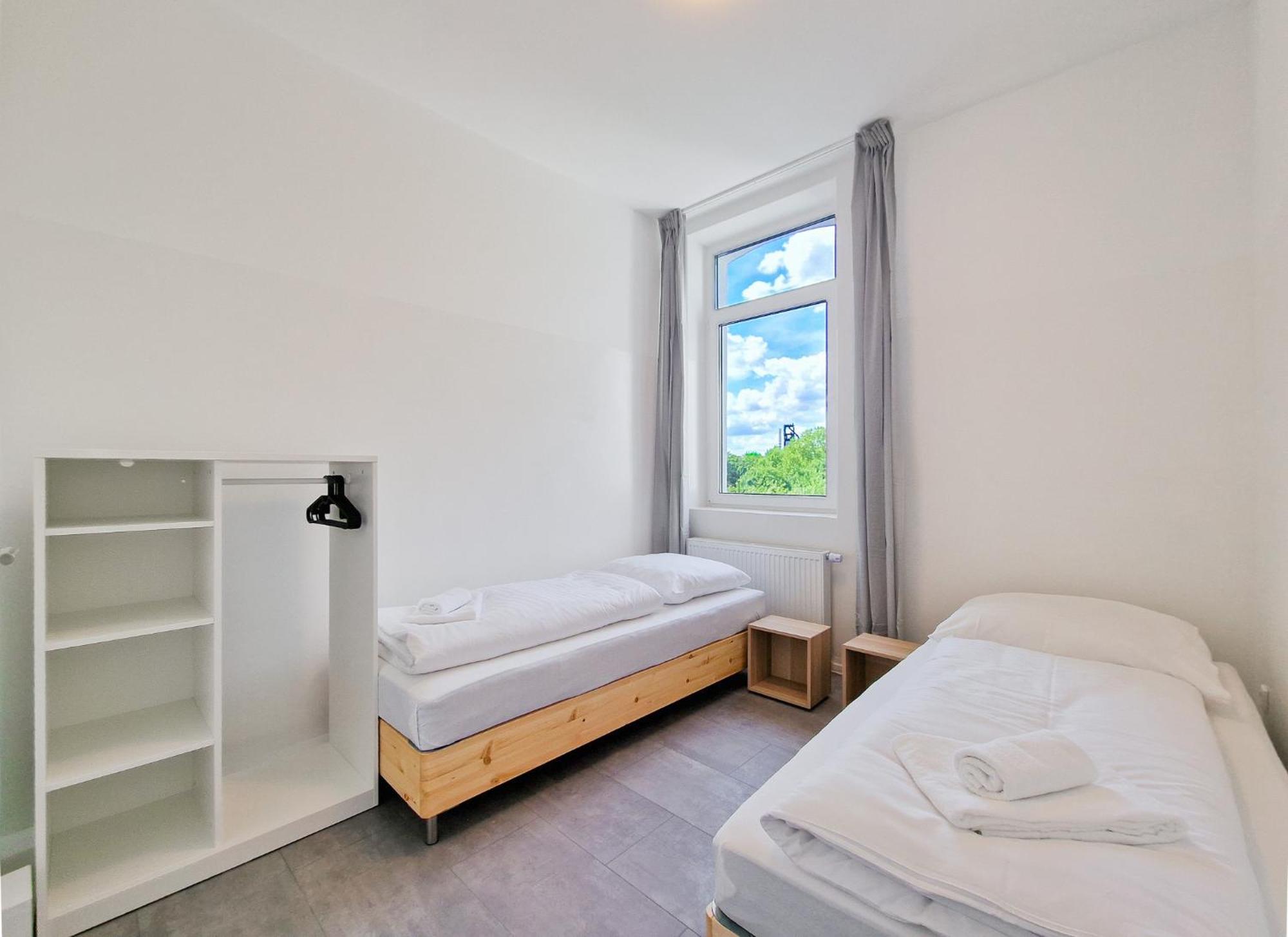 Raj Living - 3 And 4 Room Monteur Apartments Duisburg Eksteriør billede