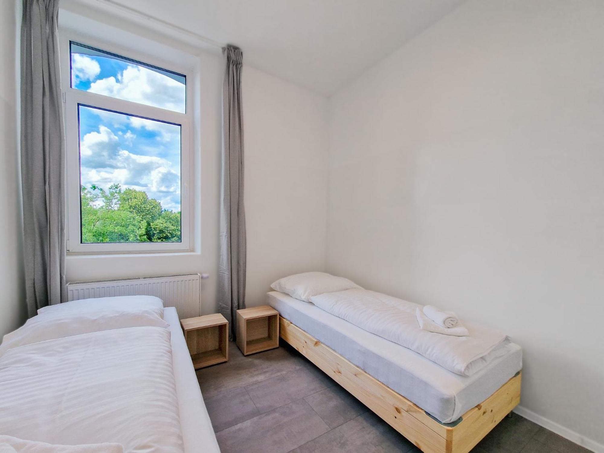 Raj Living - 3 And 4 Room Monteur Apartments Duisburg Eksteriør billede