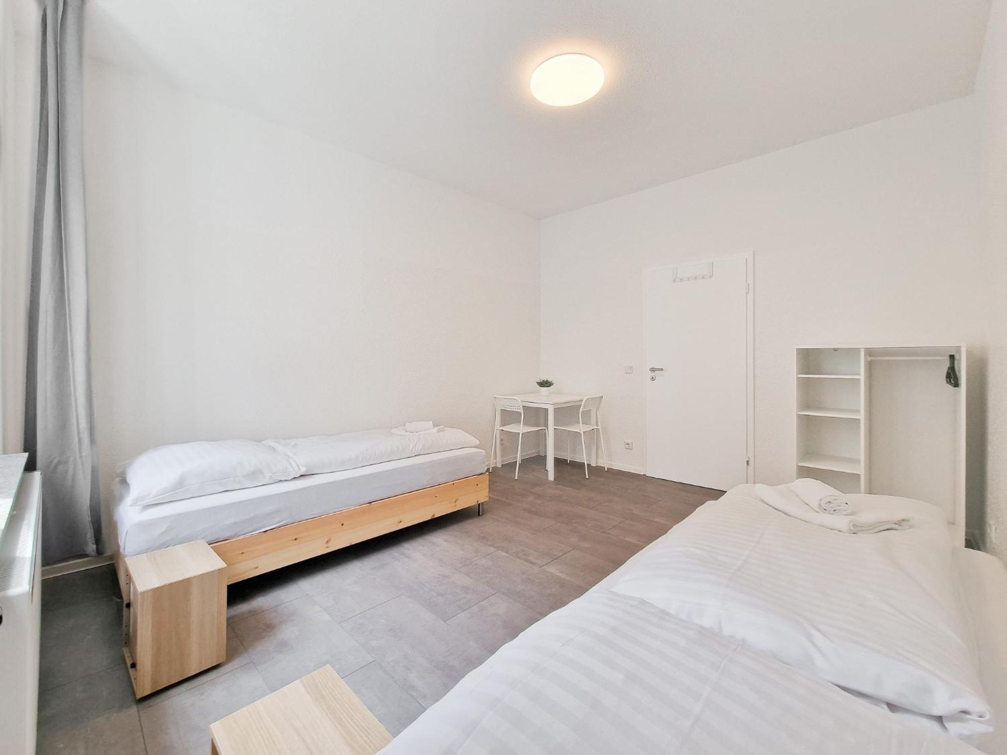 Raj Living - 3 And 4 Room Monteur Apartments Duisburg Eksteriør billede