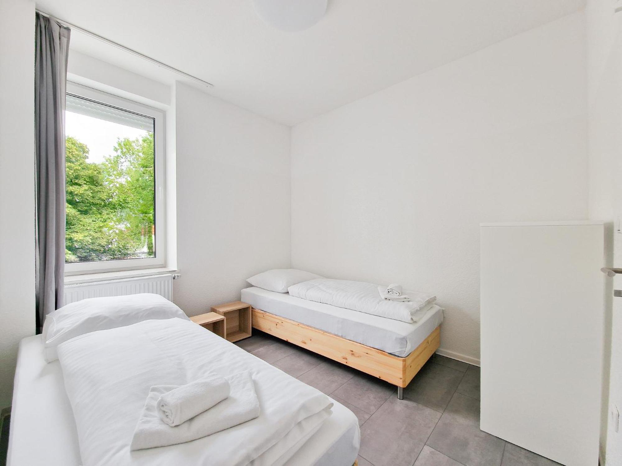Raj Living - 3 And 4 Room Monteur Apartments Duisburg Eksteriør billede