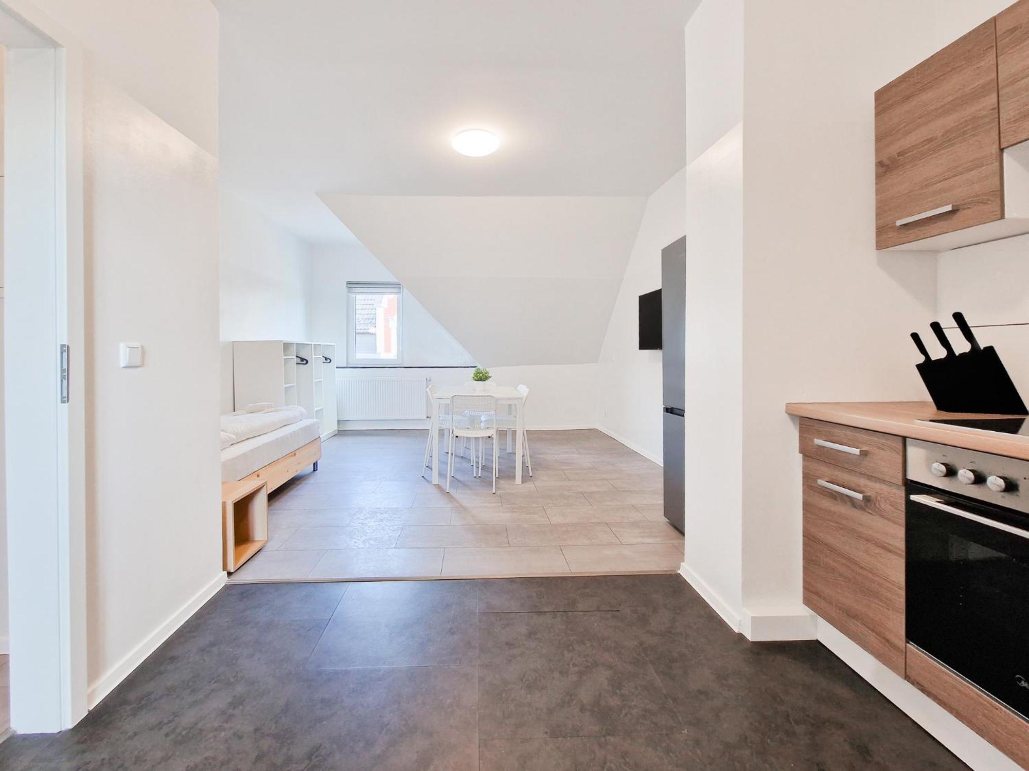 Raj Living - 3 And 4 Room Monteur Apartments Duisburg Eksteriør billede